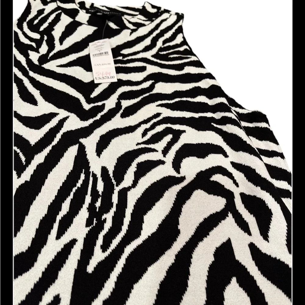 White House Black Market Fitted Black and White Halter Top Animal Print Sz Large - Picture 3 of 7